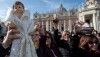 Ý: Hàng triệu tượng Chúa Hài Đồng được làm phép trong Chúa Nhật Hồng – Không khí rộn rã tại Vatican