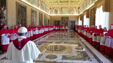 Alleluia, alleluia: Giáo Hội có hai tin vui trọng đại từ Vatican và Ba Lan