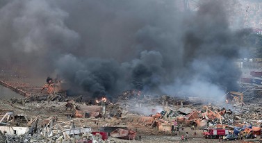 Beirut tan hoang: hàng trăm người chết, 4,000 người bị thương. ĐGH kêu gọi cầu nguyện cho Li Băng