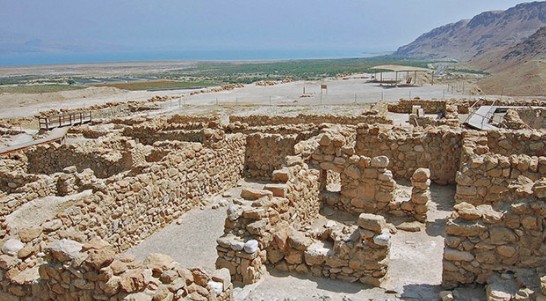 Tin vui: Tìm được nhiều cuộn Kinh Thánh ở Biển Chết. ĐHY Toronto bảo vệ một giáo dân bị cáo gian