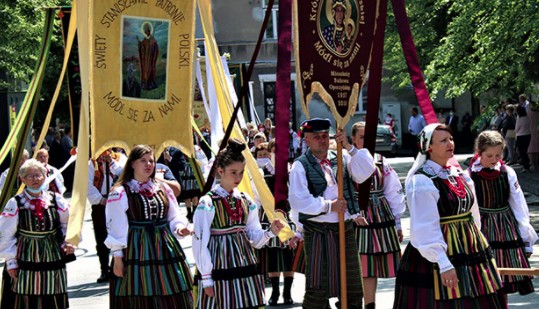 Quá đẹp: Ba Lan tưng bừng mừng biến cố Đức Mẹ hiện ra tại Lezajsk, một câu chuyện thật cảm động