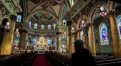 Âu lo: Nhà thờ Canada vắng hoe sau khi áp dụng chính sách không tiêm đừng đến nhà thờ