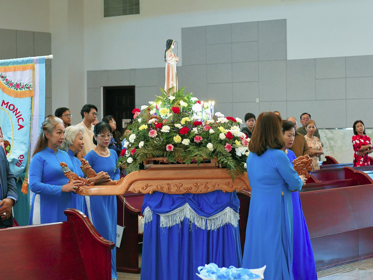 Hình ảnh Thánh lễ bổn mạng hội Các Bà Mẹ Công giáo